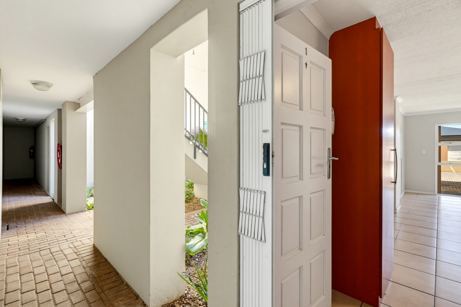 2 Bedroom Property for Sale in Whispering Pines Western Cape